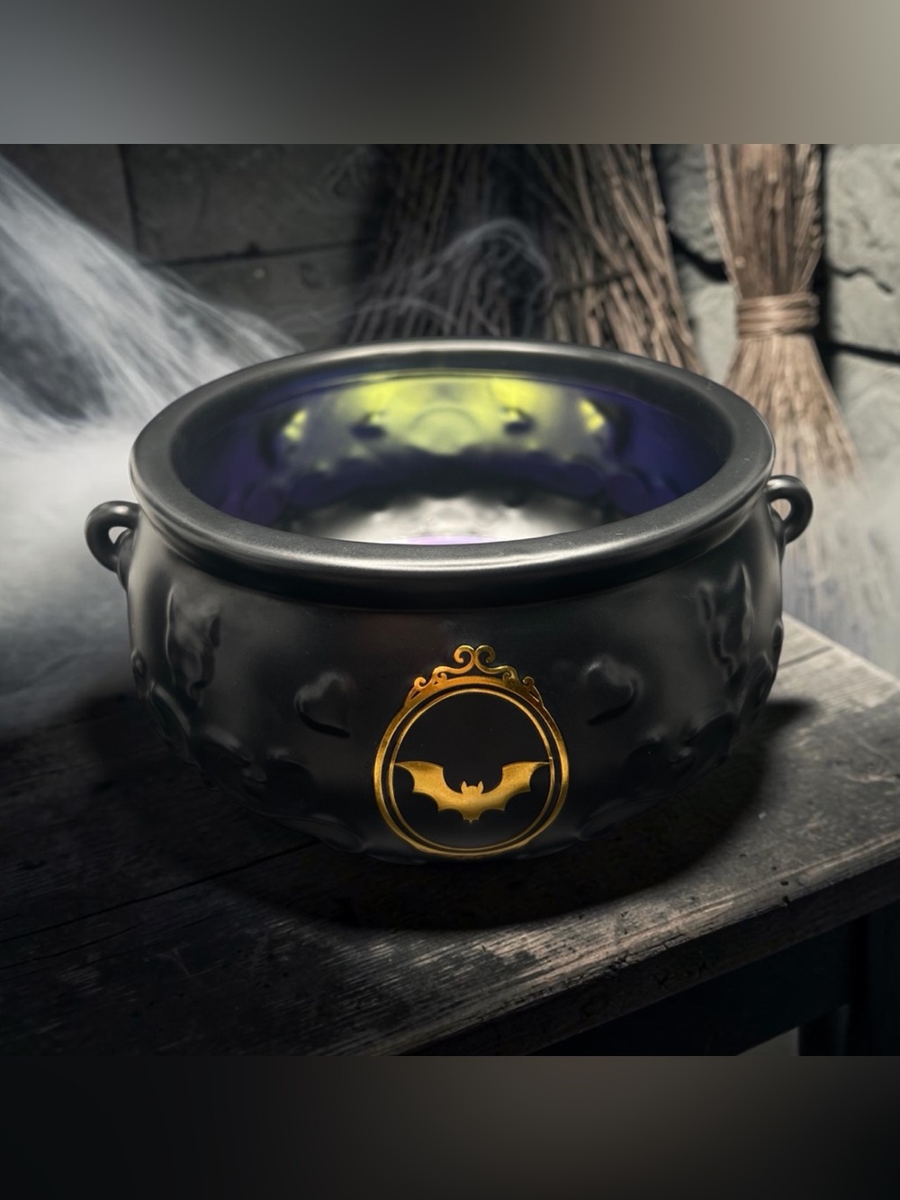 BBW Halloween Black Ceramic Cauldron Vanity Tray with Gold Bat Cameo